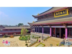 峨眉山下的大佛禅院：身居闹市却置身世外