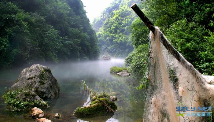 波光粼粼 溪水碧绿——龙进溪